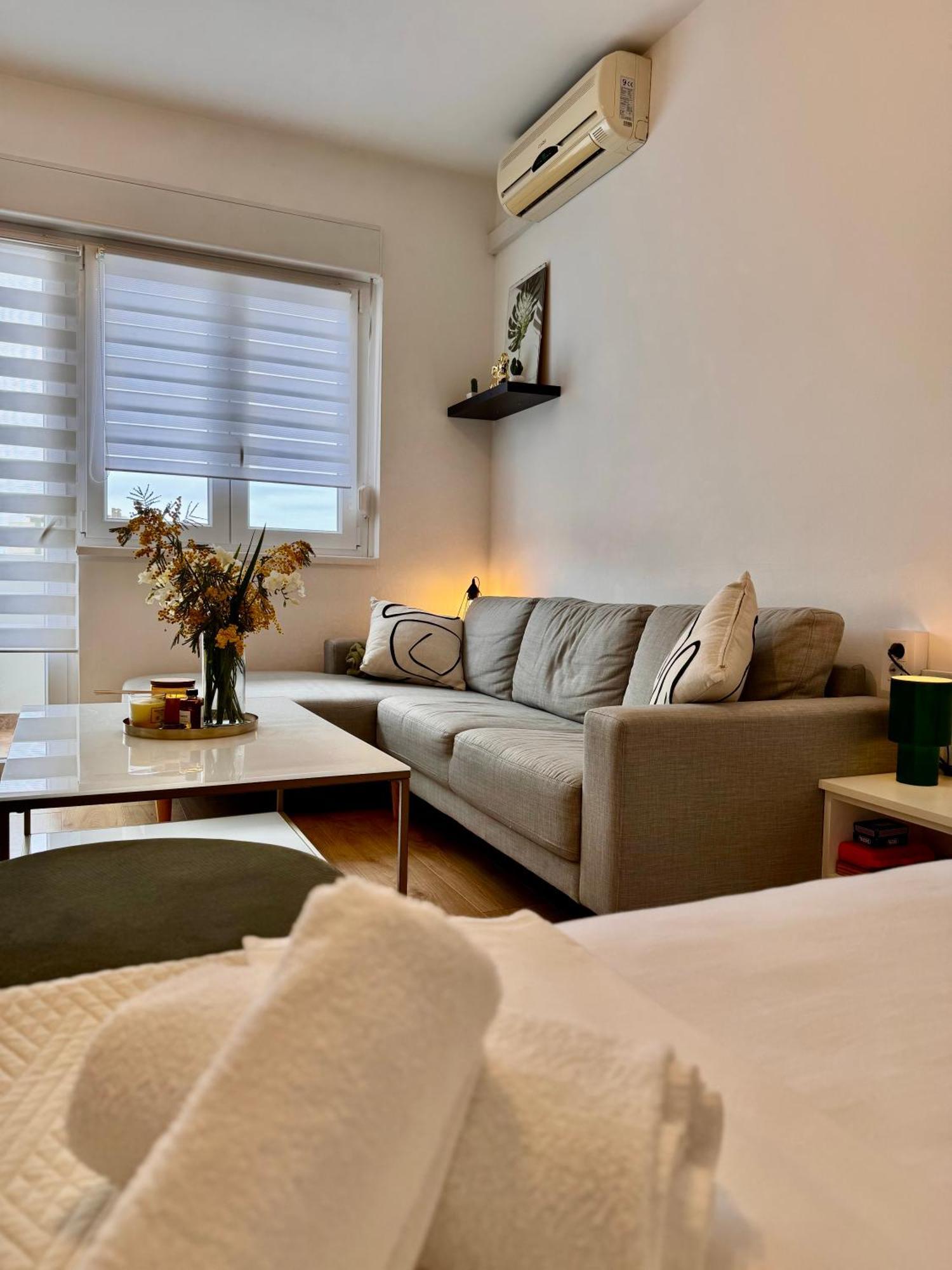 Cozy With Sunny Terrace